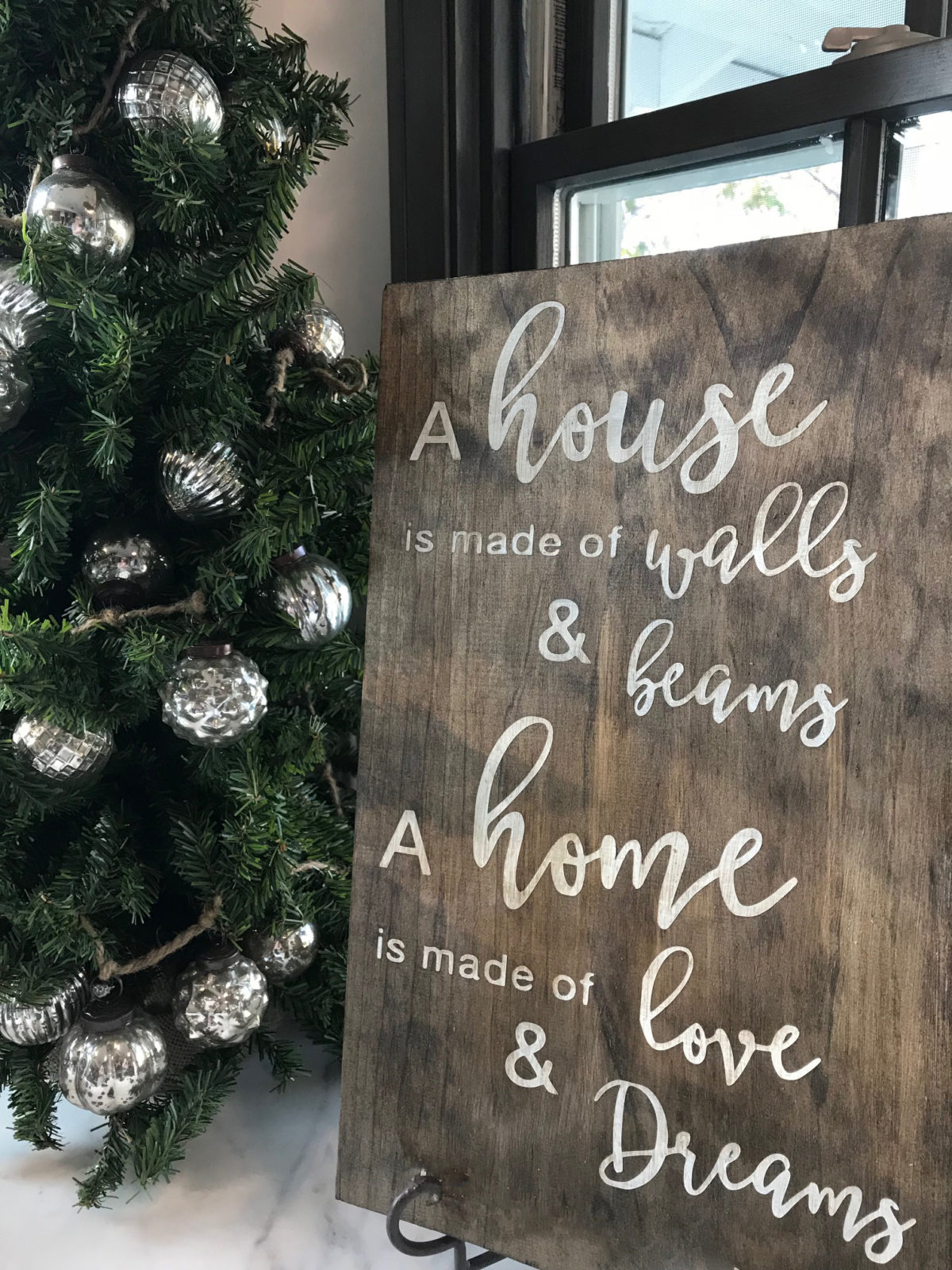 Holiday Porch Signs – Our White Cottage